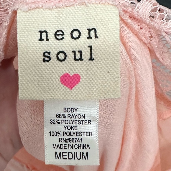 Neon Soul Lace Yolk Tee Light Pink NWOT - Picture 5 of 6